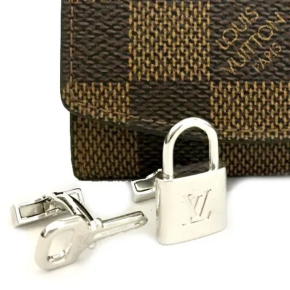 ☘️NEW Louis Vuitton Silver Lock & Key Cuff Links + Damier Ebene Case & Dust Bag - Picture 7 of 14